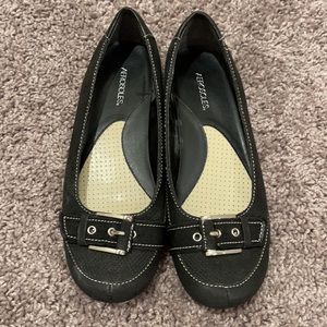 New Aerosoles Cross Reference Black Leather flats